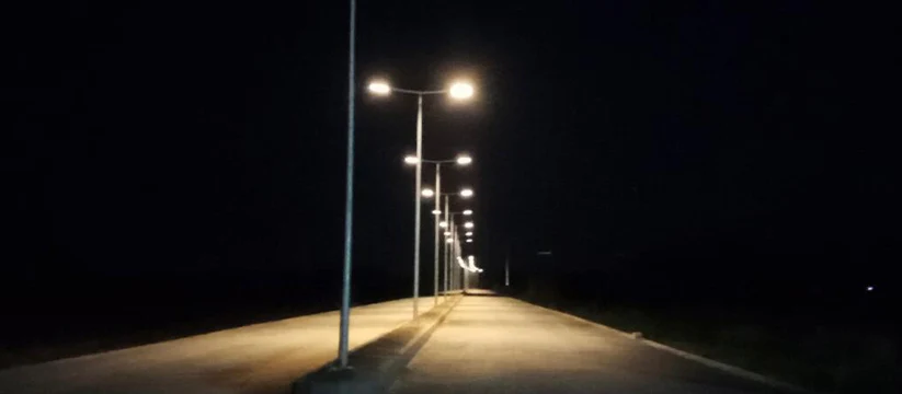 Econo 180W Solar Street Light - Image 2