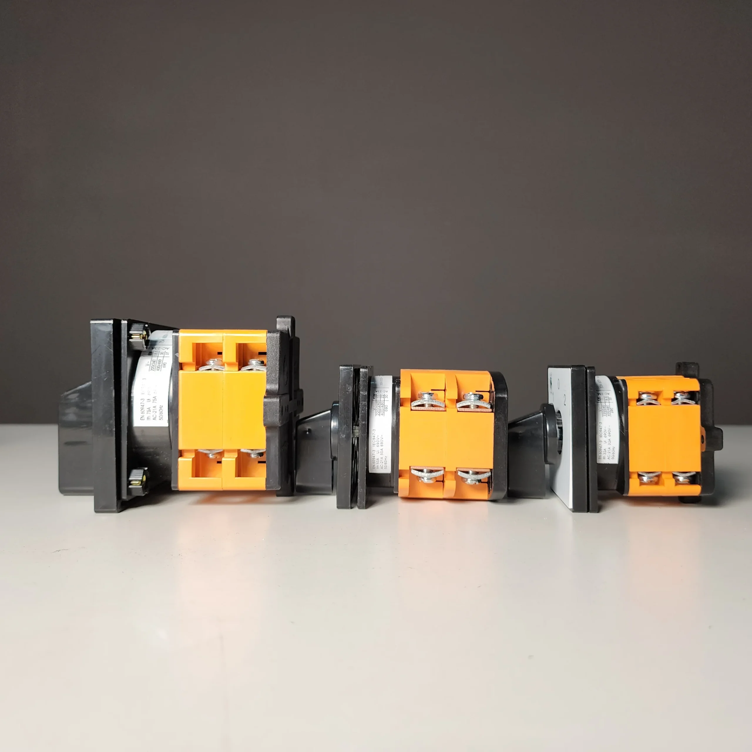 Mora Rotary Changeover 32A, 50A, 75A For Wapda, Solar, Generator - Image 4