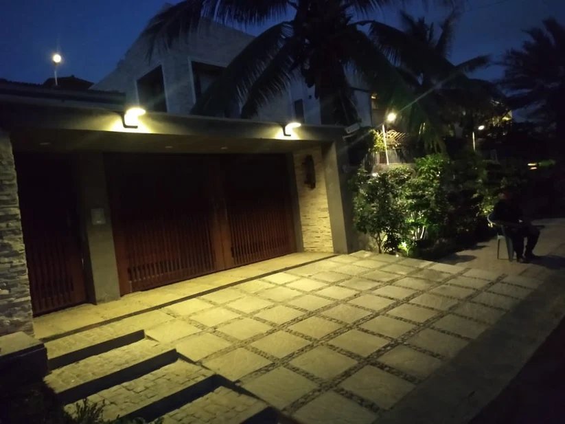 Solar Wall Light 10W - Image 4