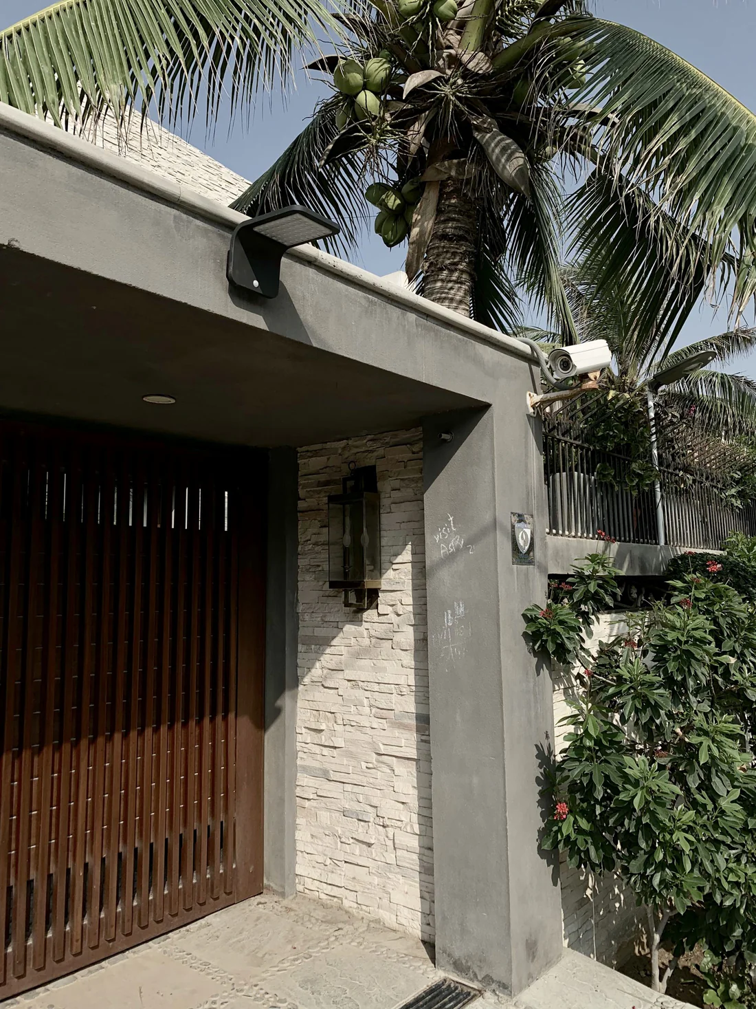 Solar Wall Light 10W - Image 2