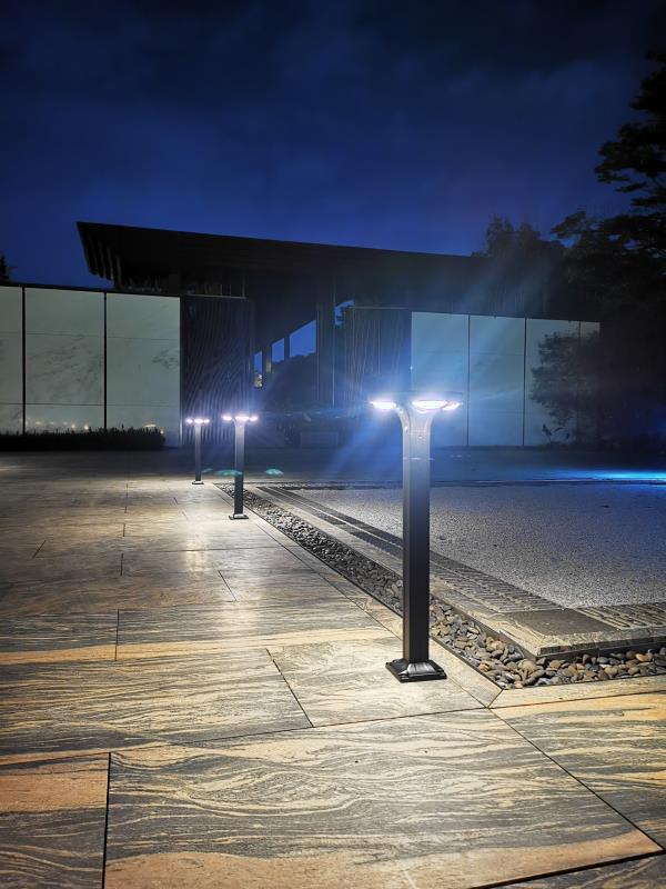 UFO Premium Aluminium Solar Bollard Light Ufo 15w - Image 6