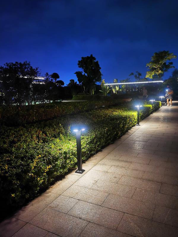 UFO Premium Aluminium Solar Bollard Light Ufo 15w - Image 5